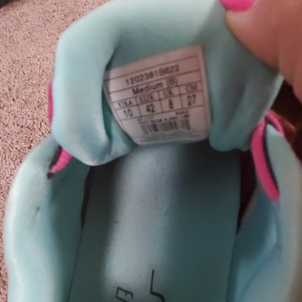 BROOKS RUNNING SHOES - Picture 8 of 8